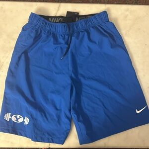 Nike men’s shorts in blue for fit size medium new with tags